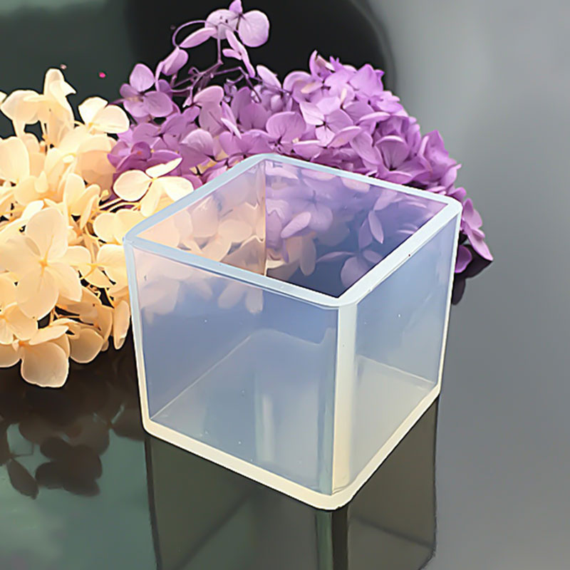 قالب سيليكون للريزن على شكل مكعب 50x50x50-AR010180