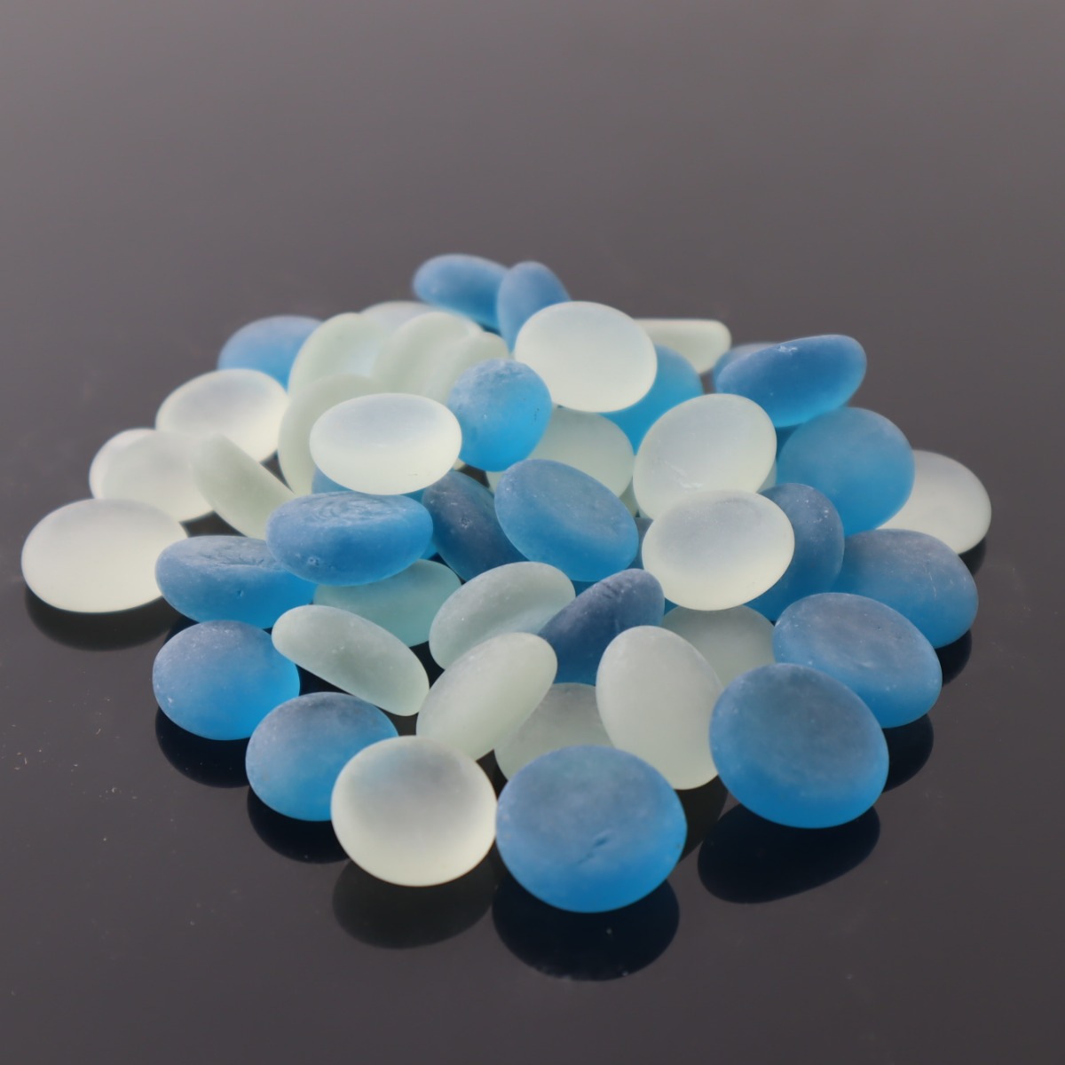 احجار زجاجية ملونة لاحواض الاسماك  و التيراريوم